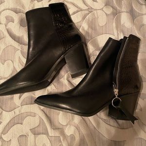 NWOT Black leather boots